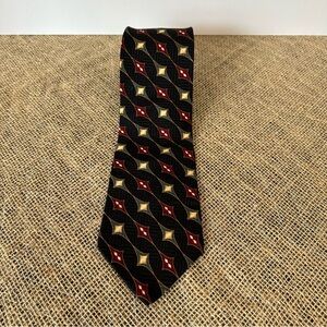 Graham & Lockwood London England 100% Imported Silk Geometric Patterned Tie
